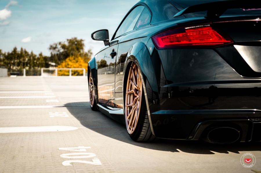 Детали экстерьера Audi TT RS on Vossen Wheels (M-X3) 2018 года  (фото 24 из 31)